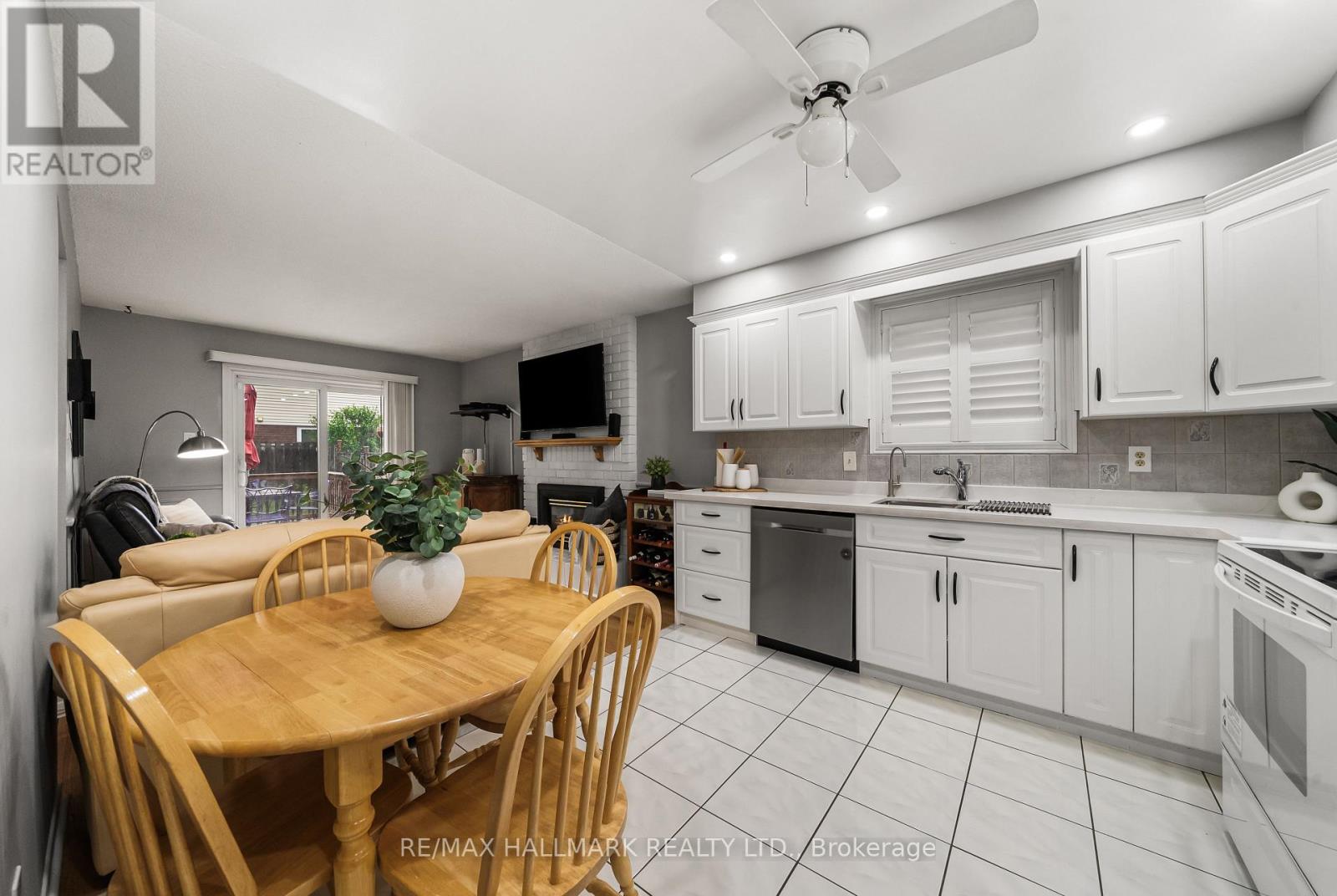 1322 Redwood Lane, Pickering, Ontario L1X 1C5 - Photo 18 - E13756452
