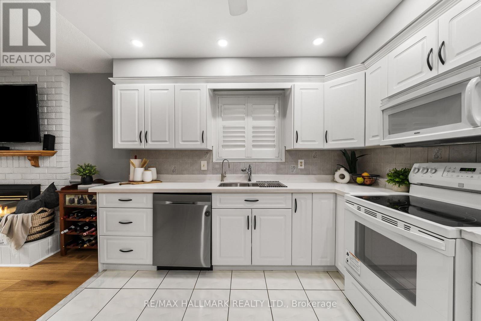 1322 Redwood Lane, Pickering, Ontario L1X 1C5 - Photo 19 - E13756452