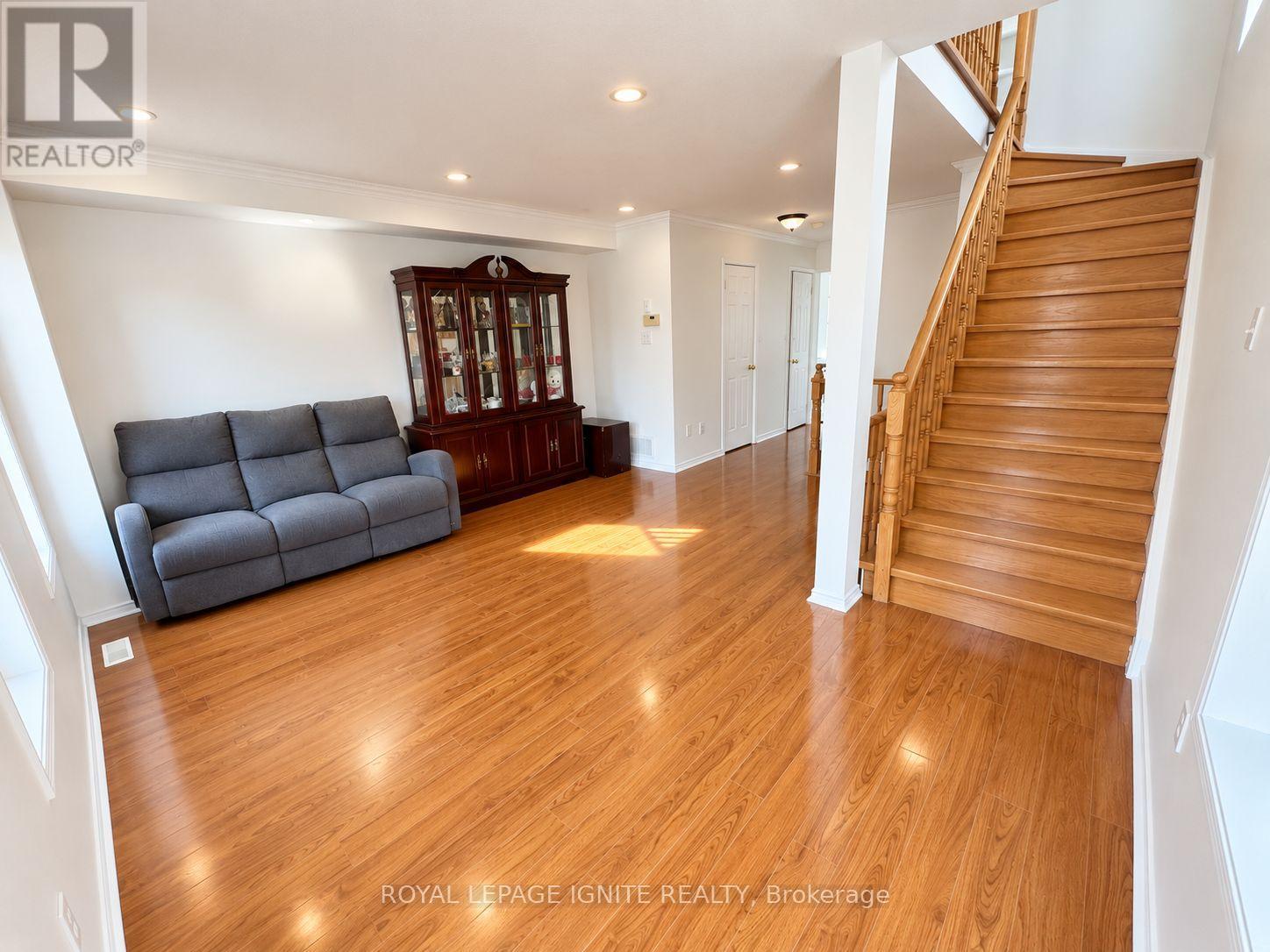 15 Mcgonigal Lane, Ajax, Ontario  L1T 4H1 - Photo 11 - E13756454