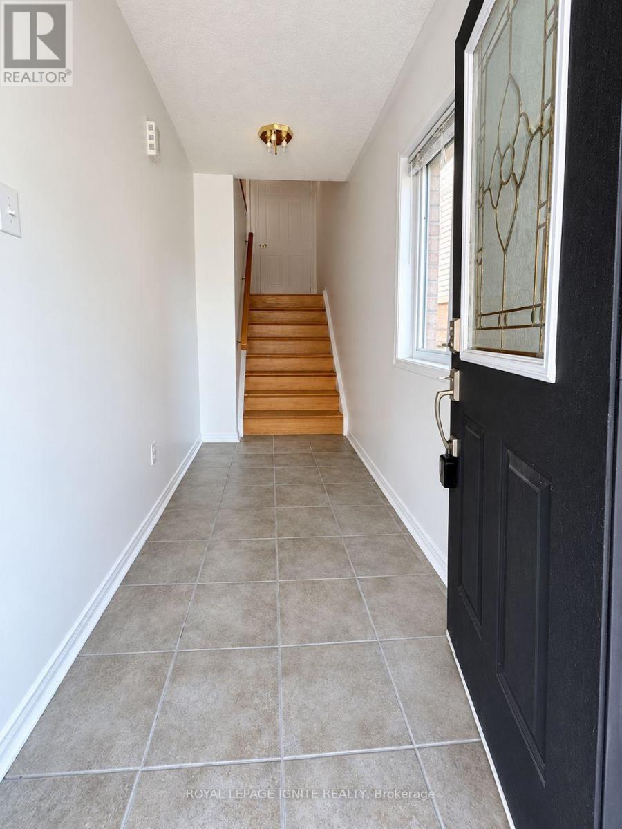 15 Mcgonigal Lane, Ajax, Ontario  L1T 4H1 - Photo 4 - E13756454