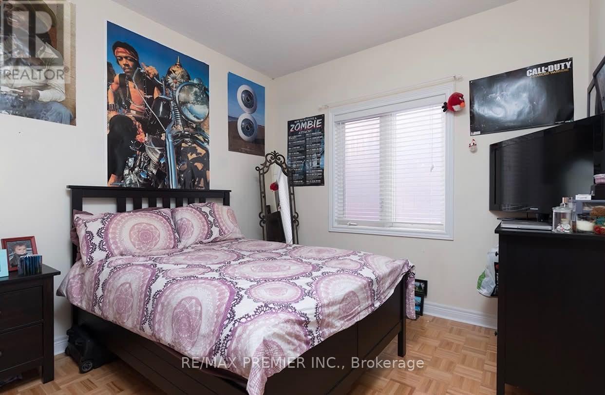 144 Greenview Circle, Vaughan, Ontario  L6A 0B6 - Photo 6 - N13756300