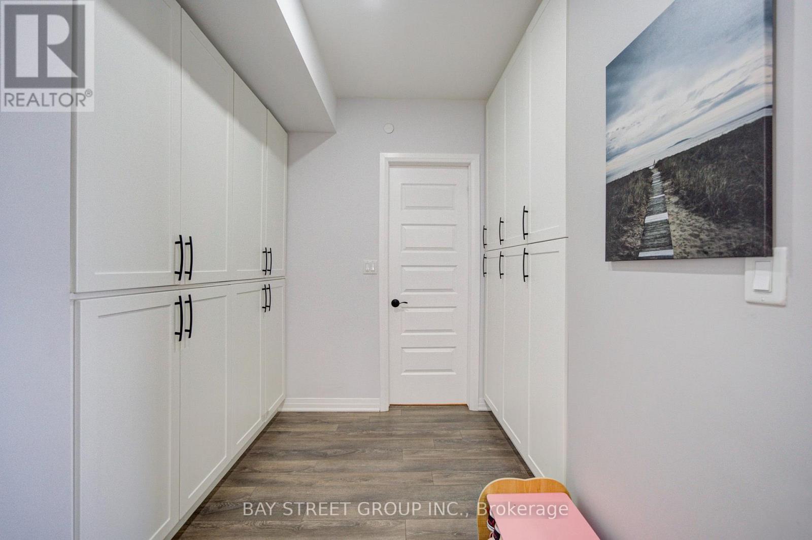 603 - 2 Adam Sellers Street, Markham, Ontario  L6B 1P2 - Photo 5 - N13756346
