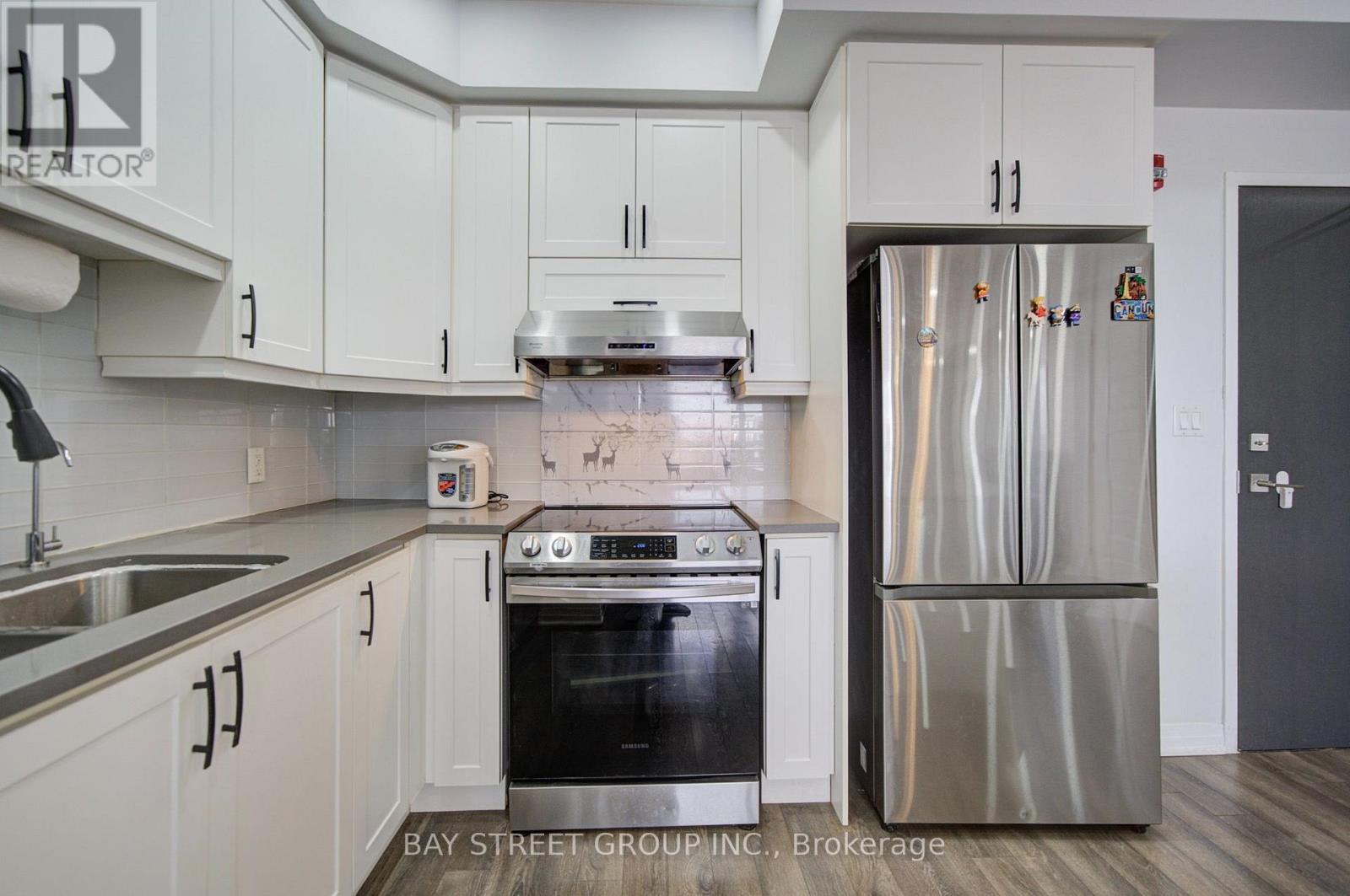 603 - 2 Adam Sellers Street, Markham, Ontario  L6B 1P2 - Photo 7 - N13756346
