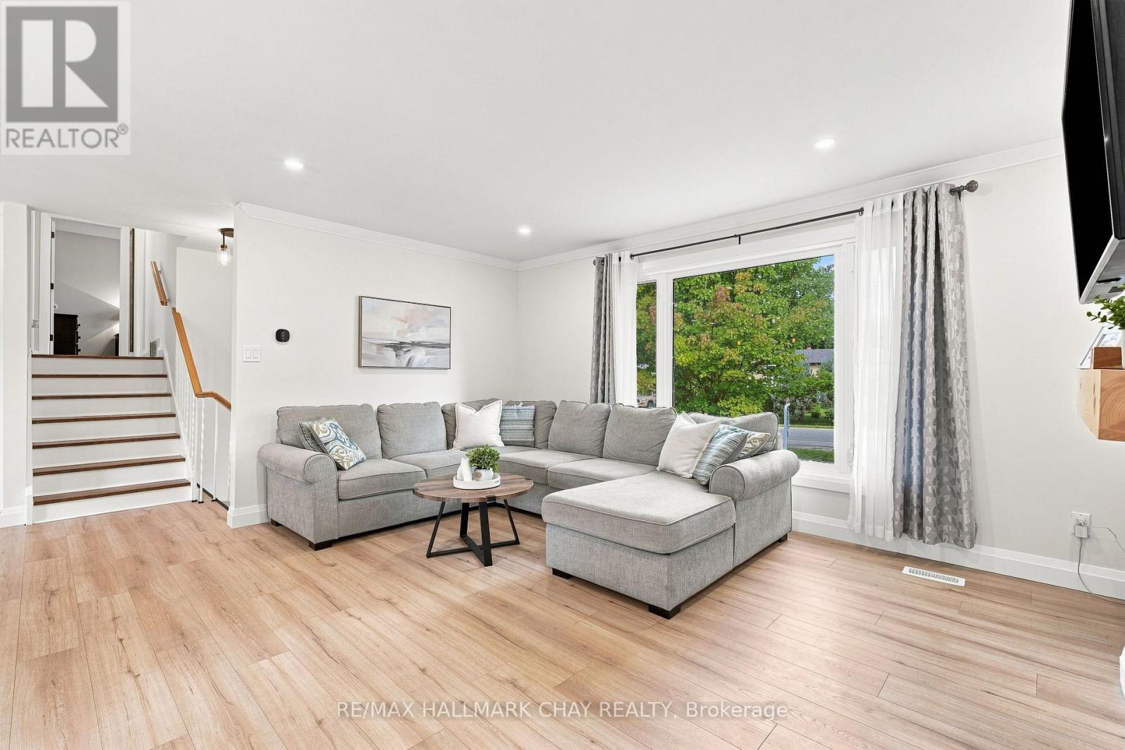 12 Larkdale Crescent, Essa, Ontario L0M 1B0 - Photo 10 - N13756392