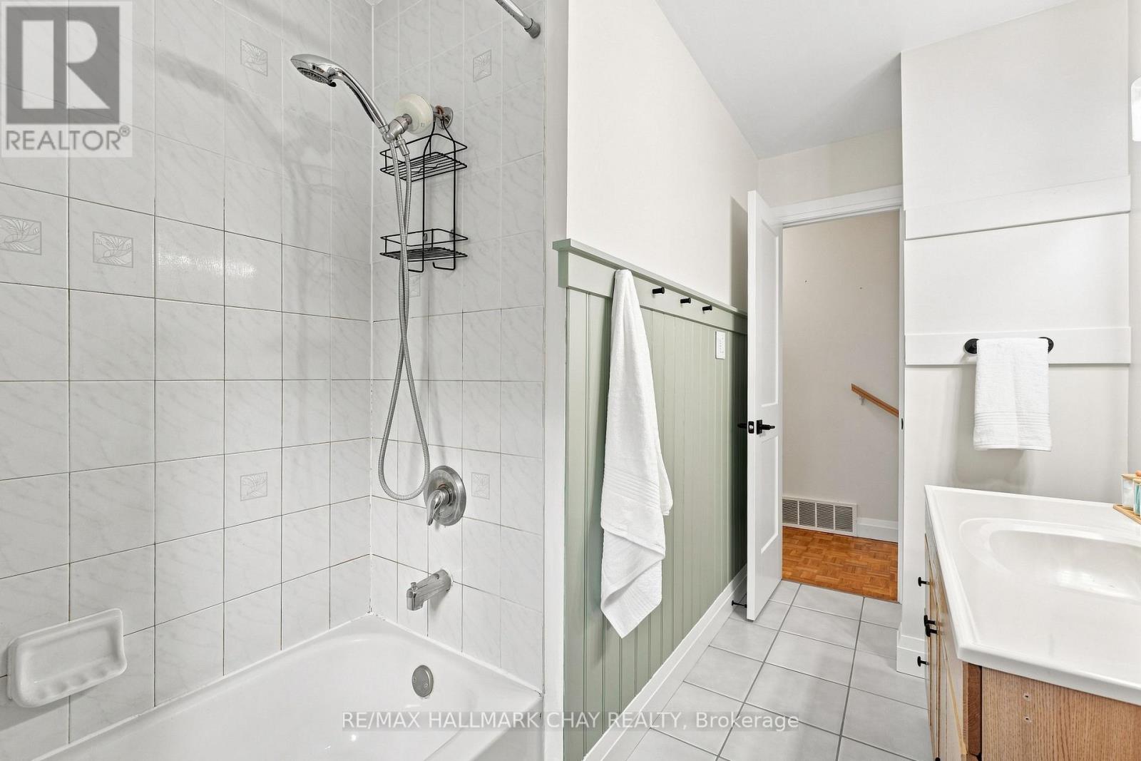 12 Larkdale Crescent, Essa, Ontario L0M 1B0 - Photo 15 - N13756392