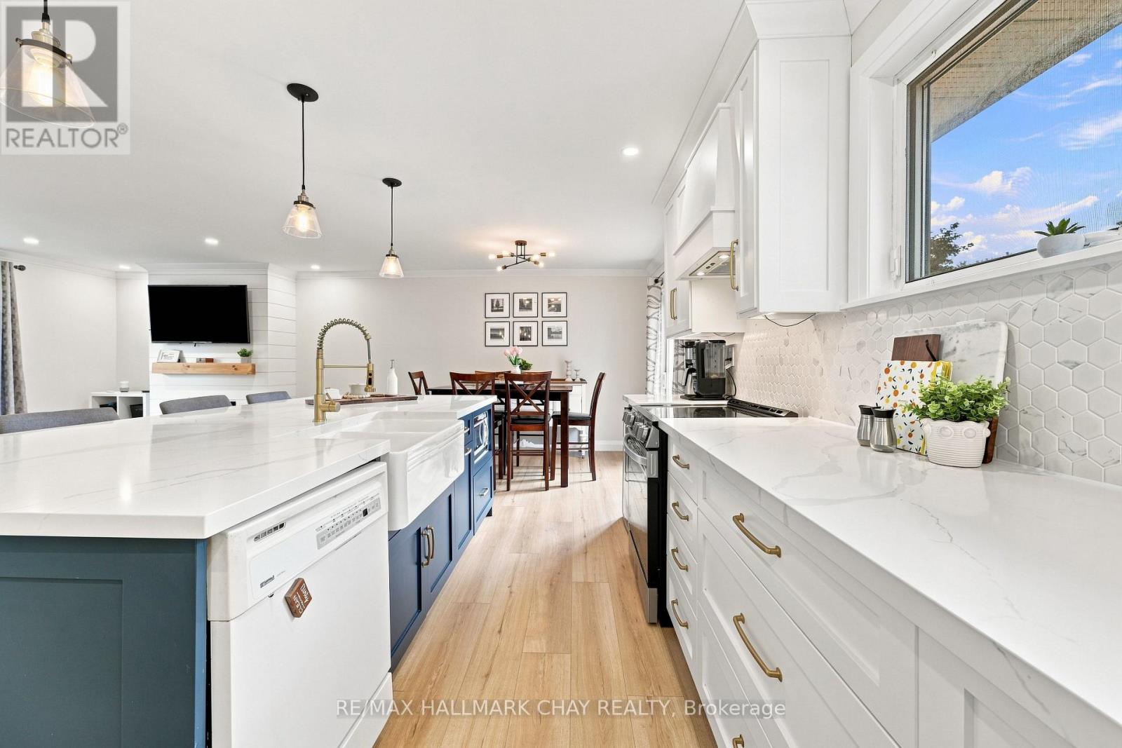12 Larkdale Crescent, Essa, Ontario L0M 1B0 - Photo 7 - N13756392