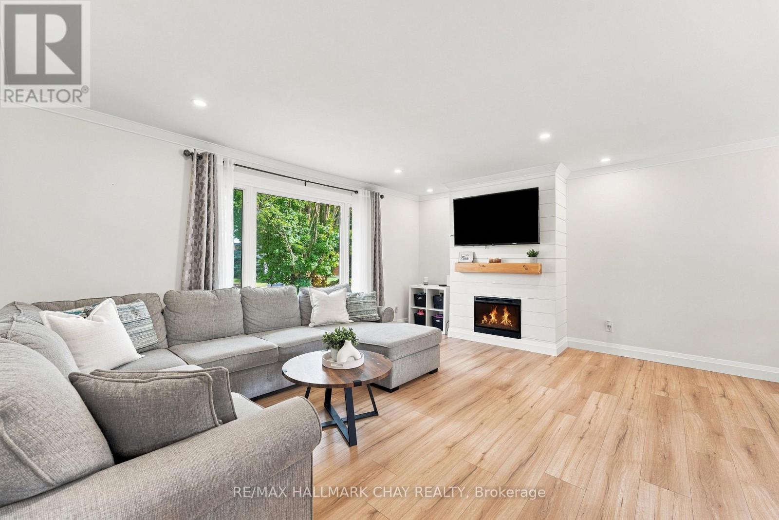 12 Larkdale Crescent, Essa, Ontario L0M 1B0 - Photo 8 - N13756392