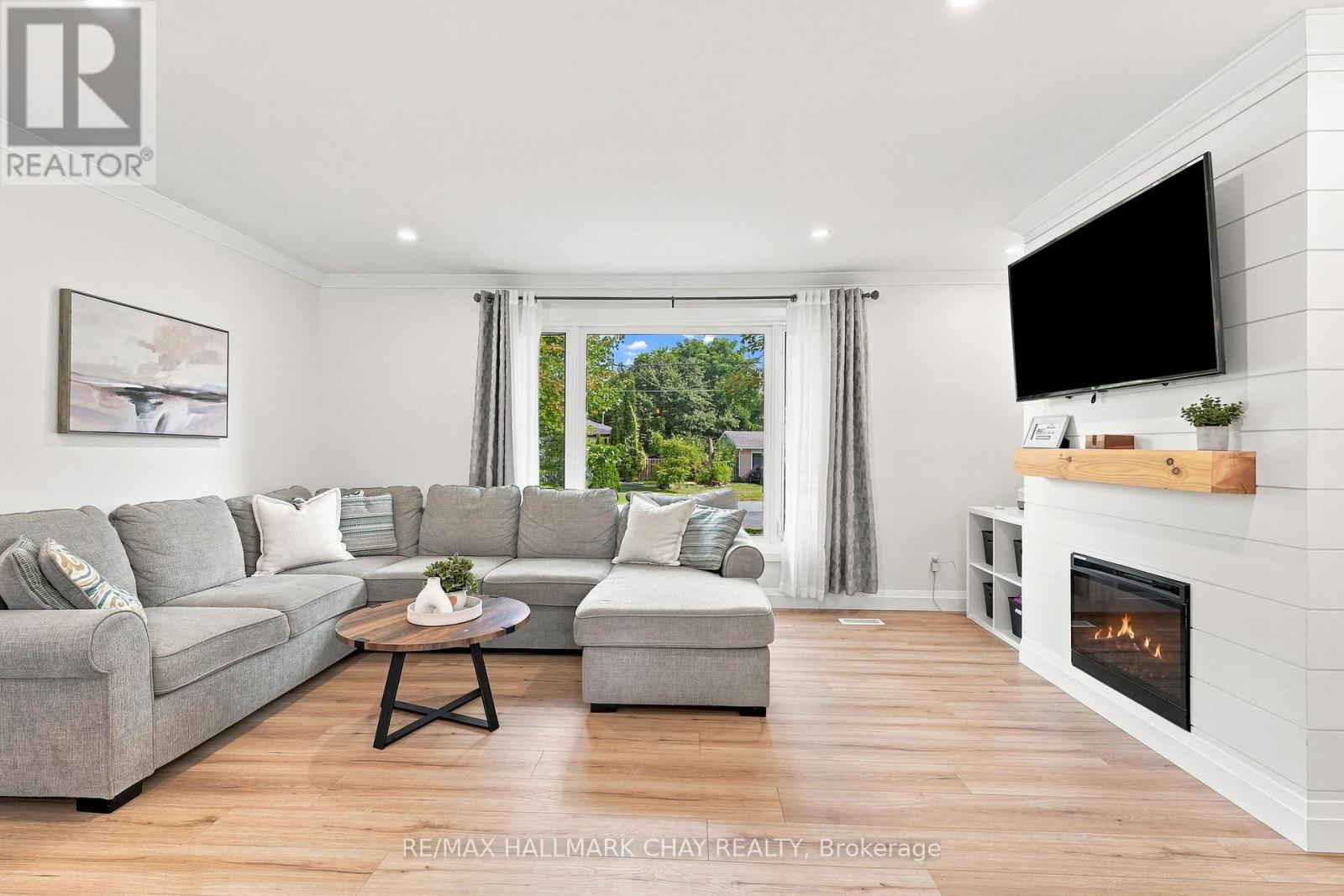 12 Larkdale Crescent, Essa, Ontario L0M 1B0 - Photo 9 - N13756392