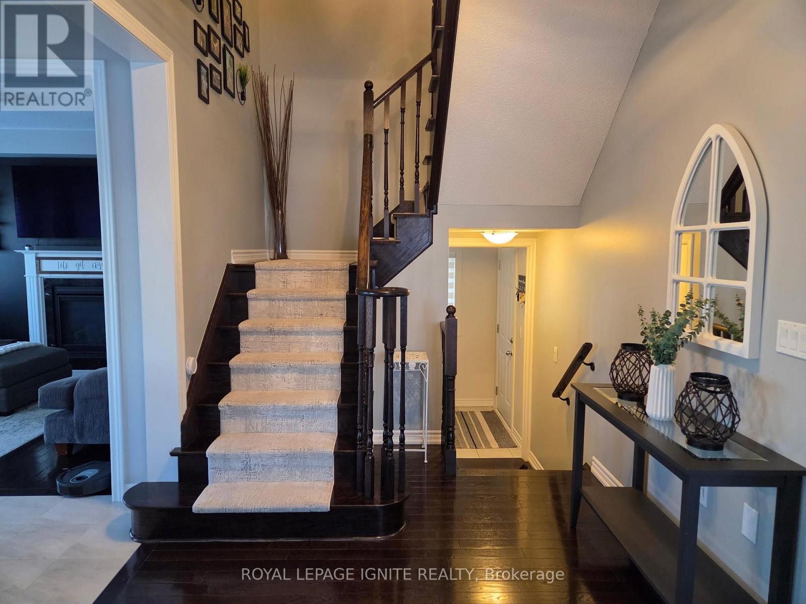 170 Gold Park Gate, Essa, Ontario  L3W 0B4 - Photo 8 - N13644534