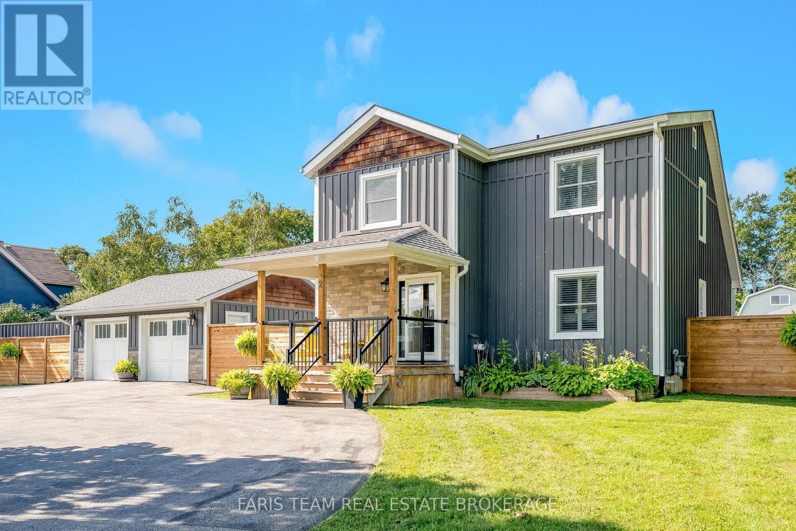 2 Agnes Street, Oro-Medonte, Ontario  L0K 1N0 - Photo 1 - S13756376
