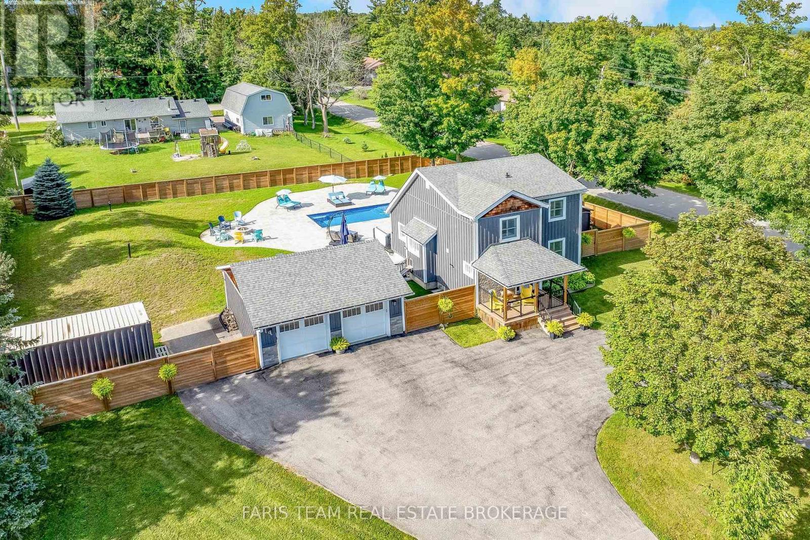 2 Agnes Street, Oro-Medonte, Ontario  L0K 1N0 - Photo 2 - S13756376