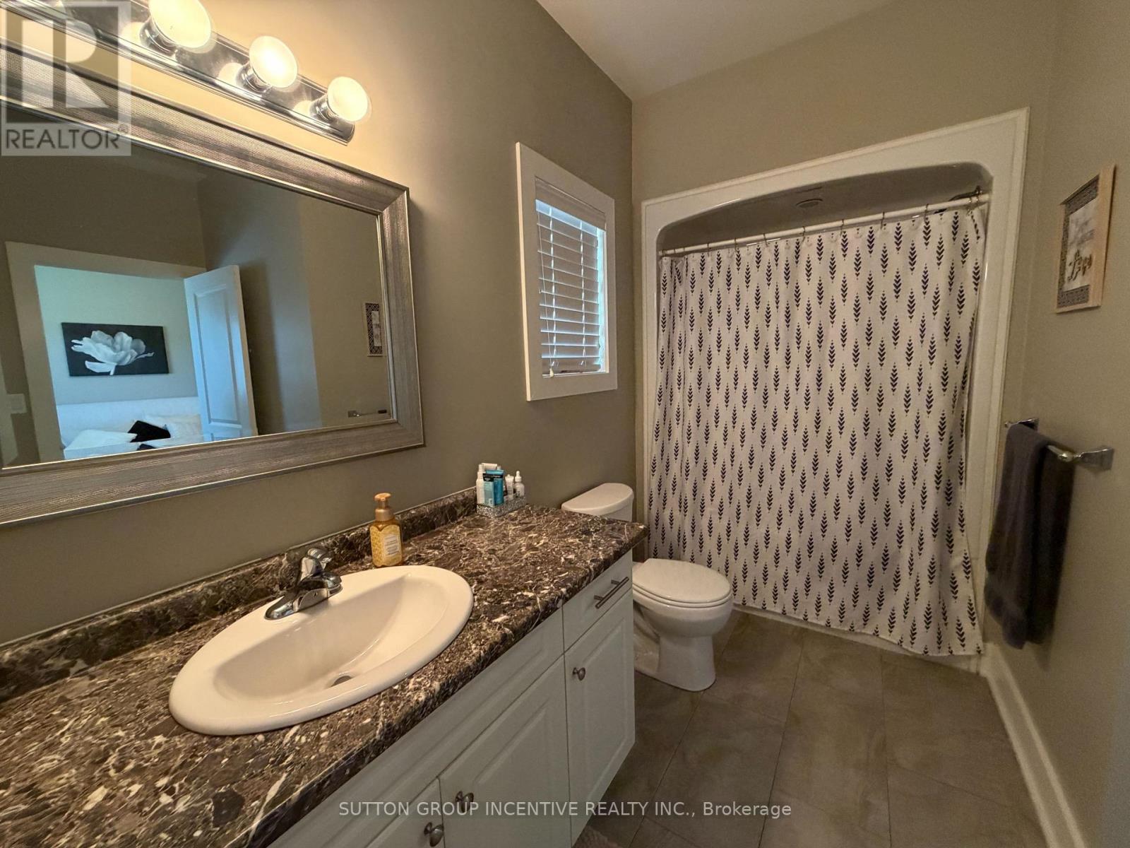 3929 Wood Avenue, Severn (West Shore), Ontario  L3V 6H3 - Photo 12 - S13756492