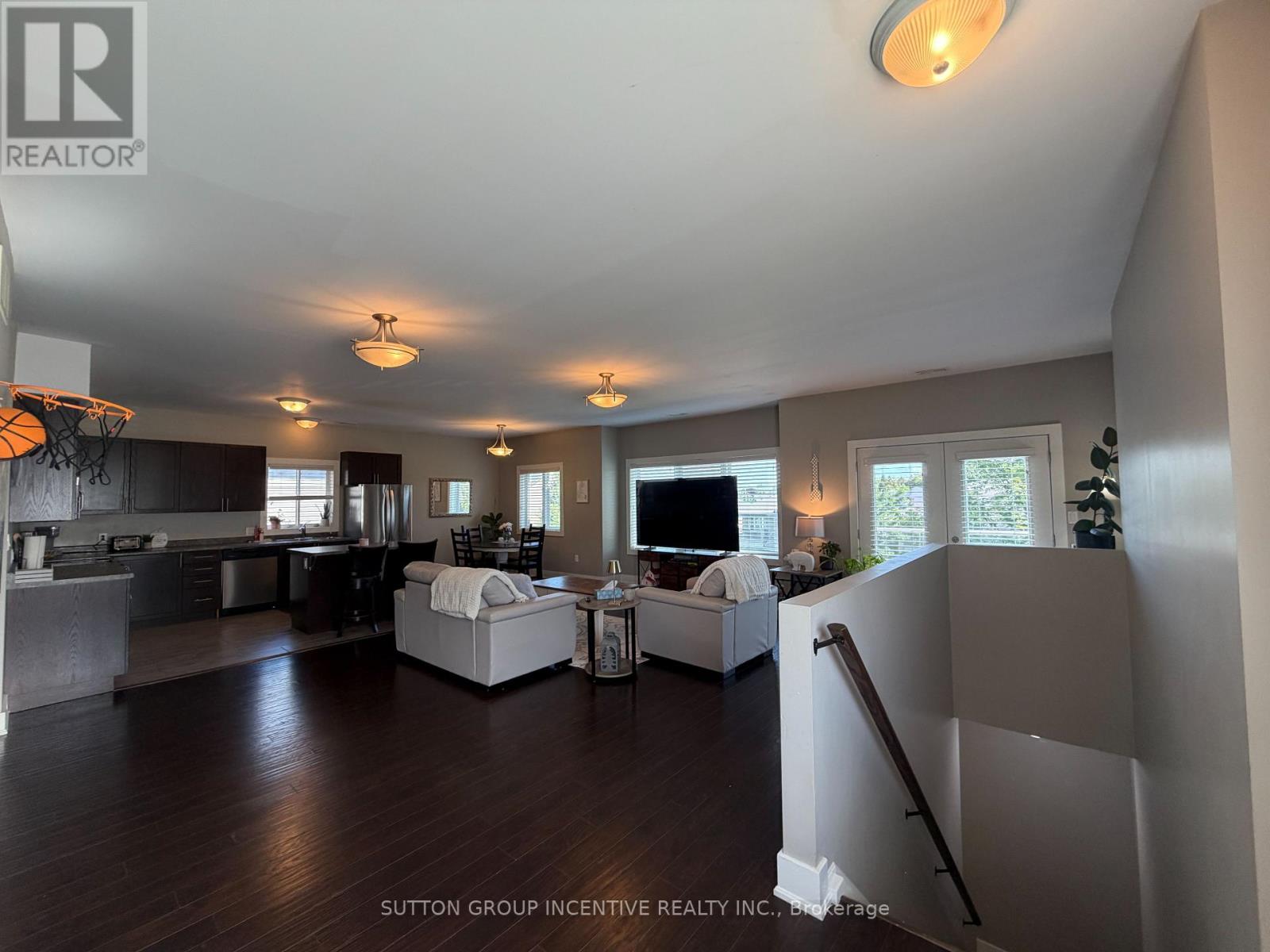3929 Wood Avenue, Severn (West Shore), Ontario  L3V 6H3 - Photo 4 - S13756492