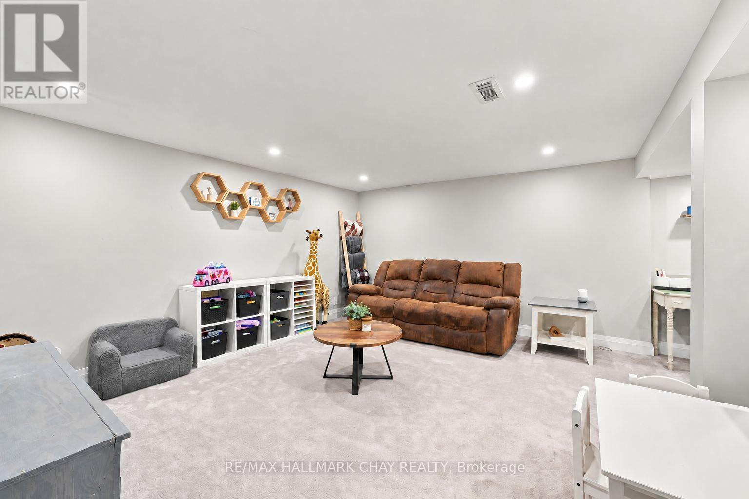 12 Larkdale Crescent, Essa, Ontario L0M 1B0 - Photo 17 - N13756392