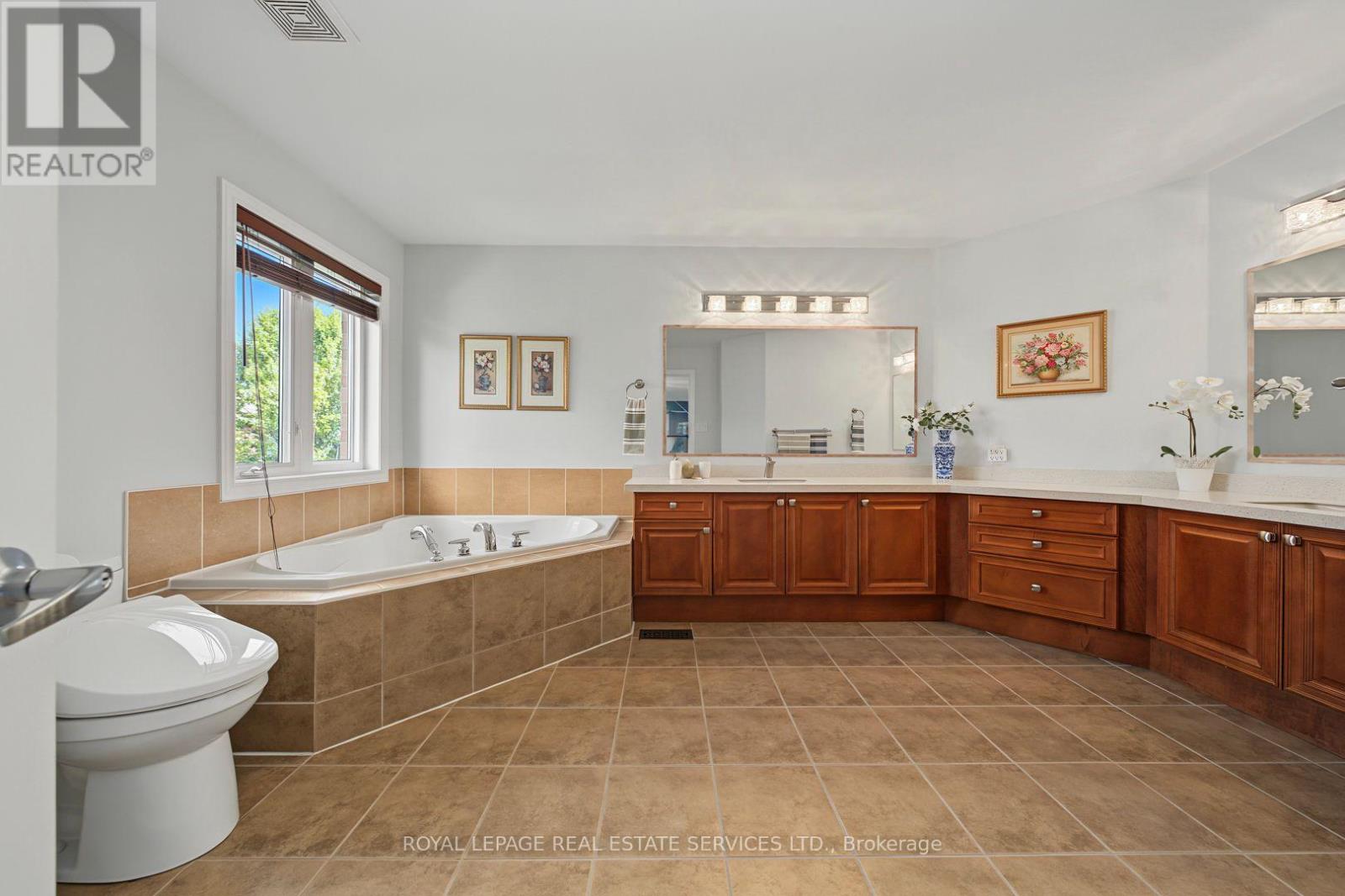 3368 Raspberry Bush Trail, Oakville, Ontario  L6L 6V2 - Photo 20 - W13756280