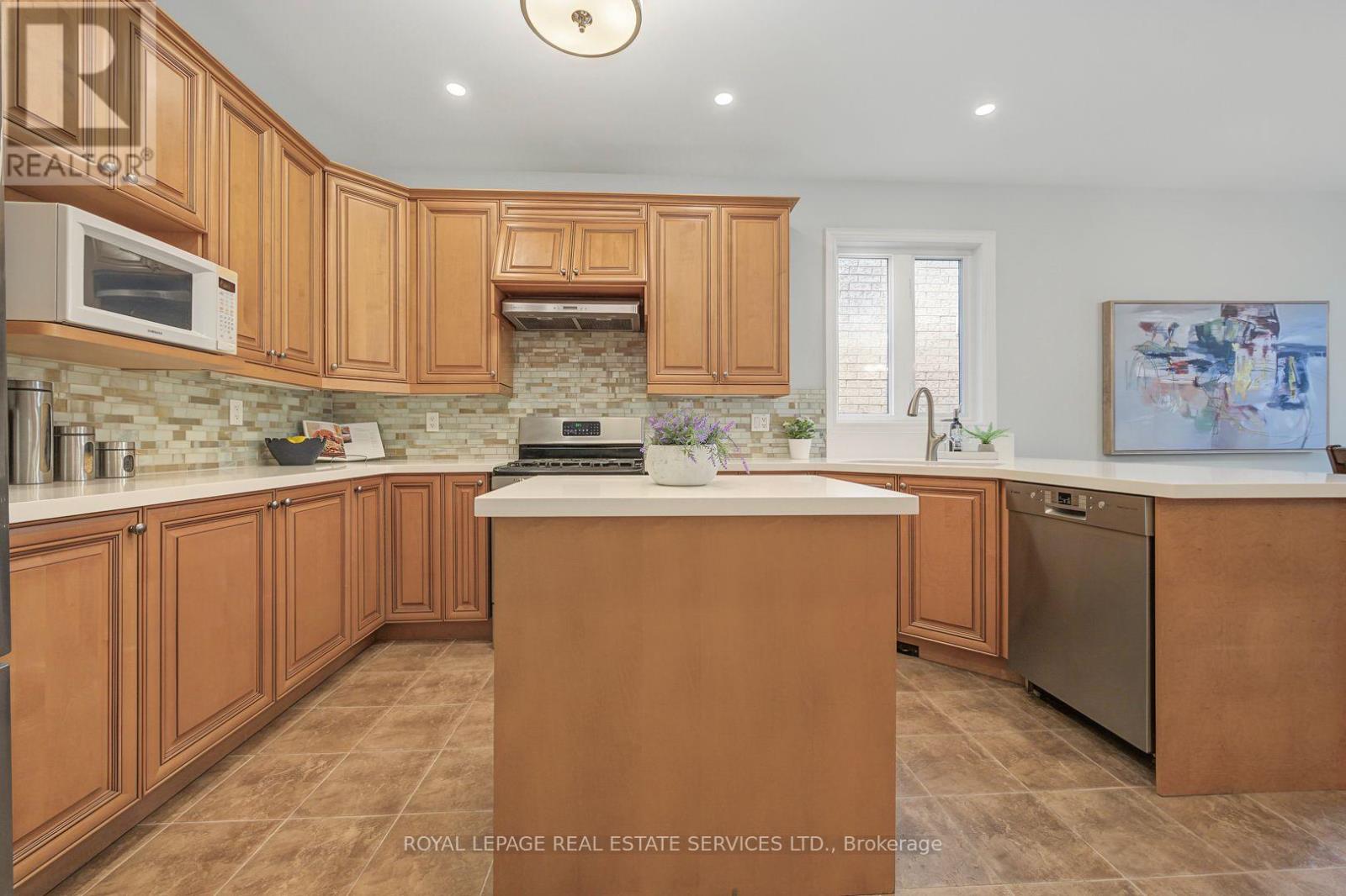 3368 Raspberry Bush Trail, Oakville, Ontario  L6L 6V2 - Photo 7 - W13756280
