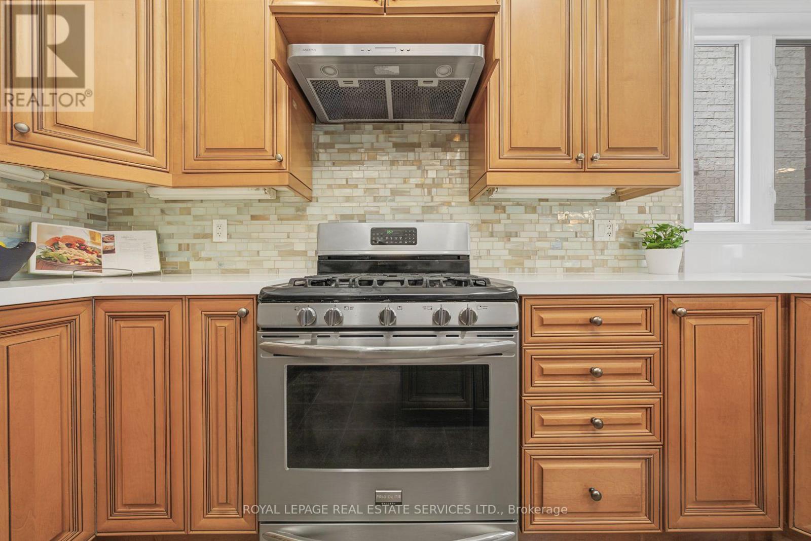 3368 Raspberry Bush Trail, Oakville, Ontario  L6L 6V2 - Photo 8 - W13756280