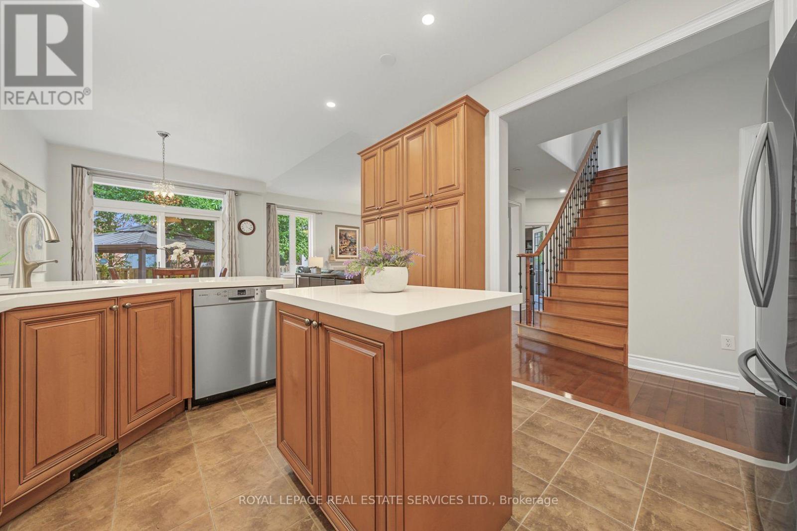 3368 Raspberry Bush Trail, Oakville, Ontario  L6L 6V2 - Photo 9 - W13756280