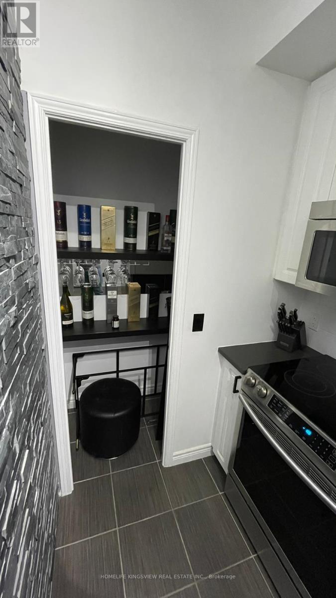 1501 - 339 Rathburn Road, Mississauga, Ontario  L5B 0K6 - Photo 12 - W13756298