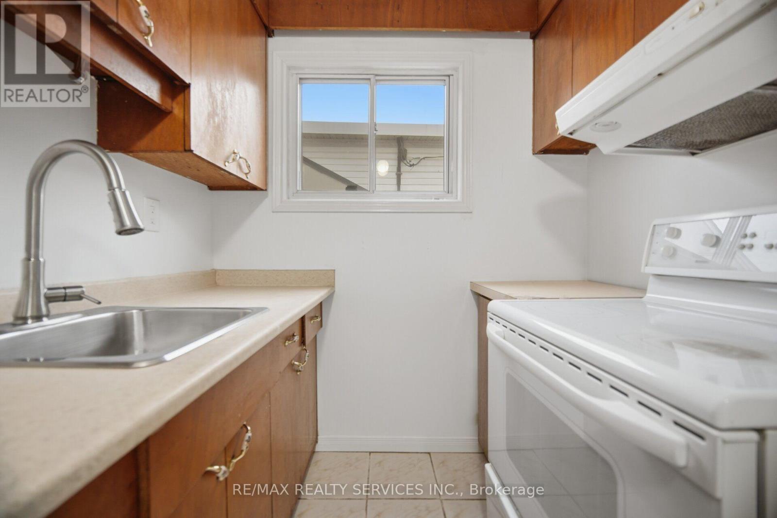 3051 Churchill Avenue, Mississauga, Ontario  L4T 1R4 - Photo 17 - W13756424