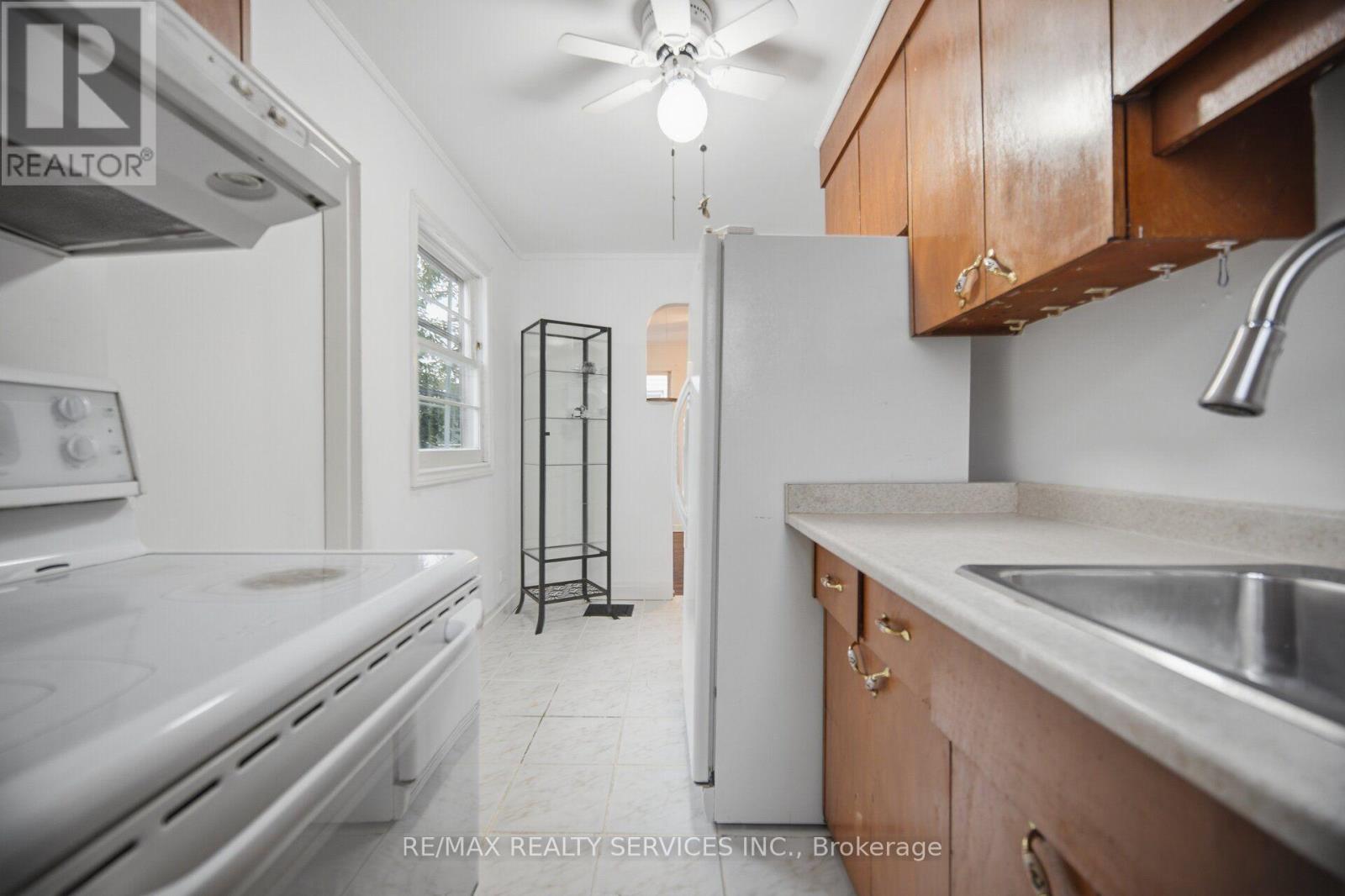 3051 Churchill Avenue, Mississauga, Ontario  L4T 1R4 - Photo 20 - W13756424