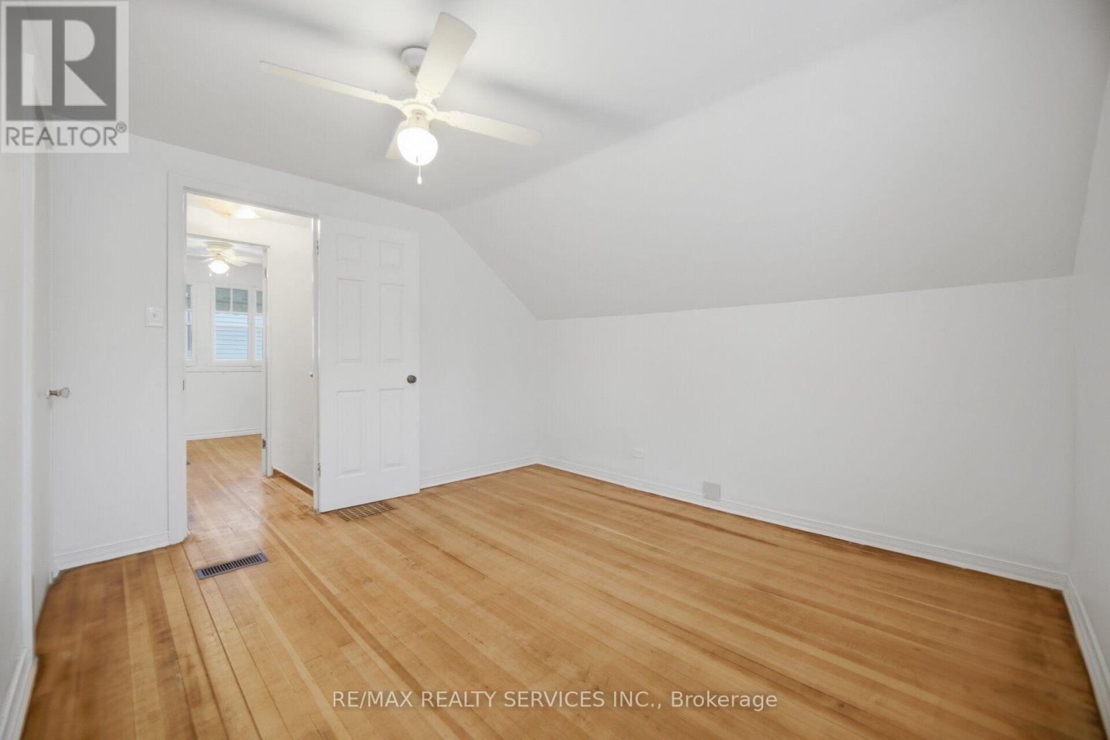3051 Churchill Avenue, Mississauga, Ontario  L4T 1R4 - Photo 36 - W13756424