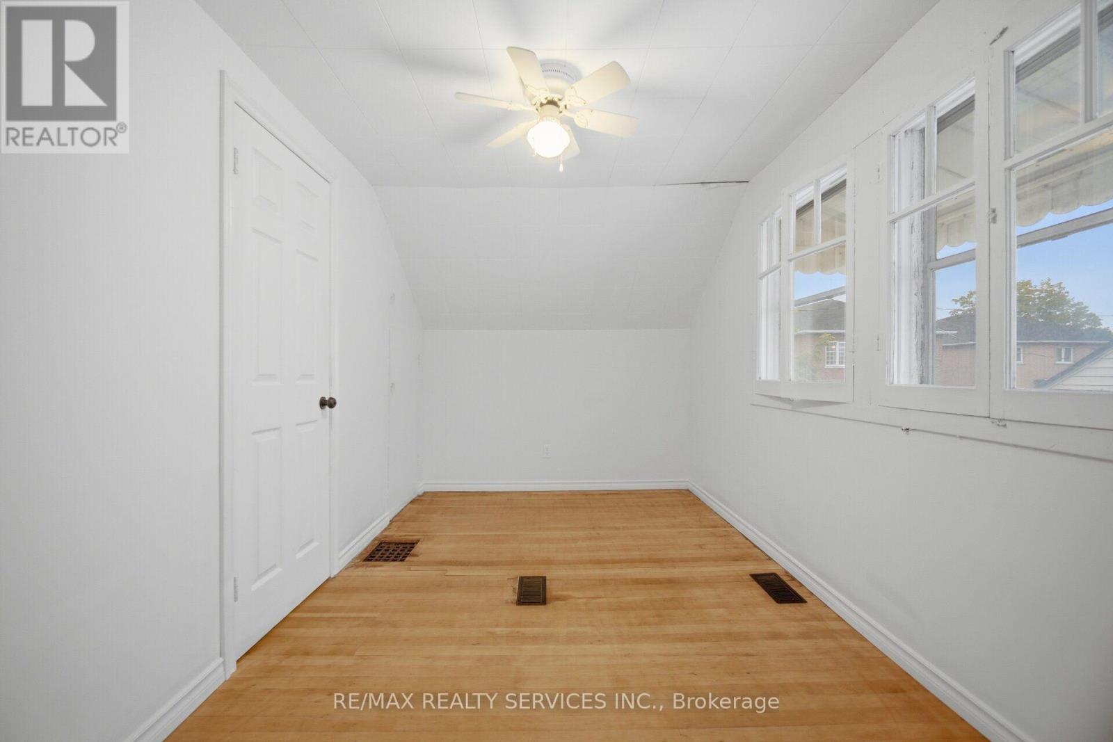 3051 Churchill Avenue, Mississauga, Ontario  L4T 1R4 - Photo 37 - W13756424