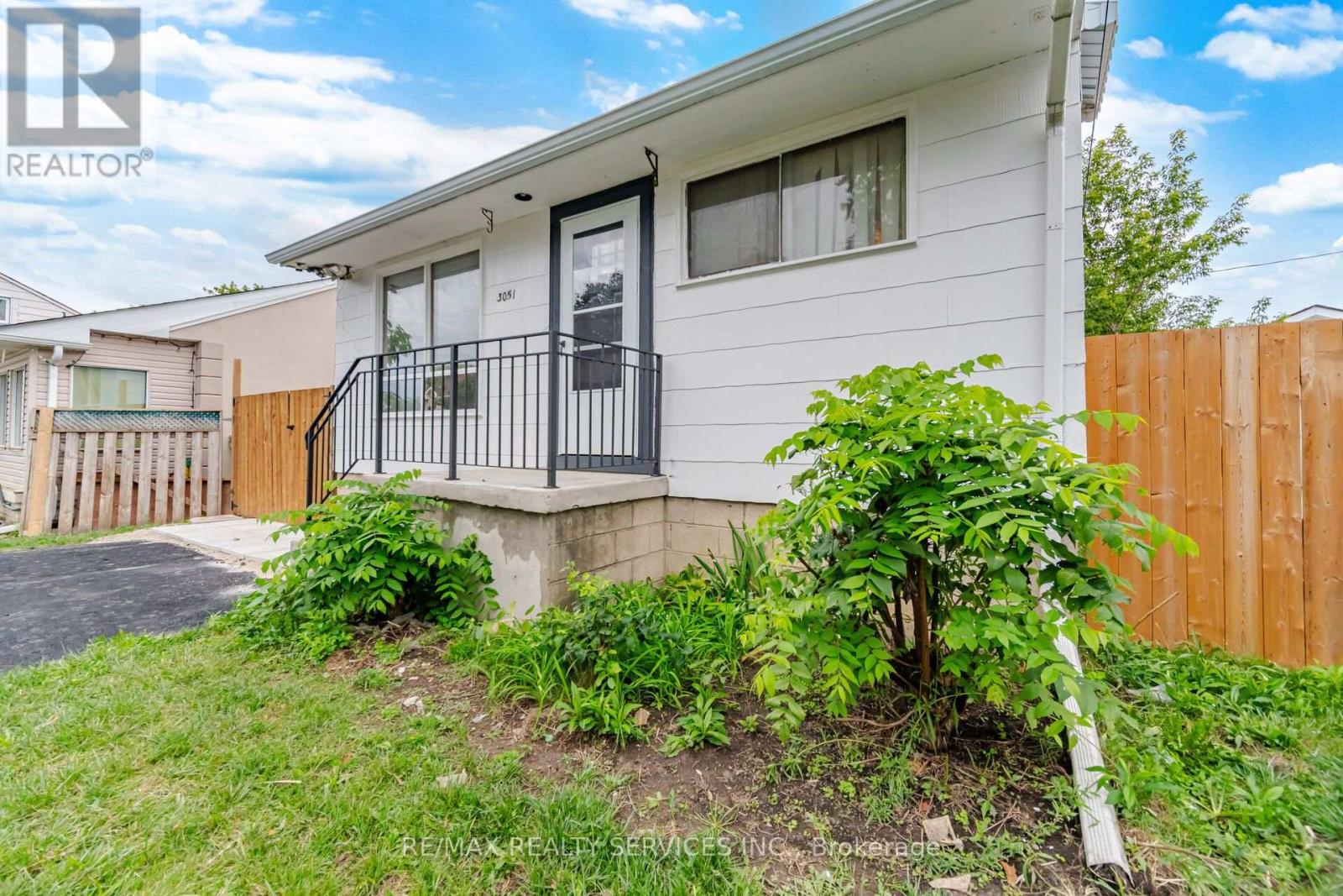 3051 Churchill Avenue, Mississauga, Ontario  L4T 1R4 - Photo 4 - W13756424