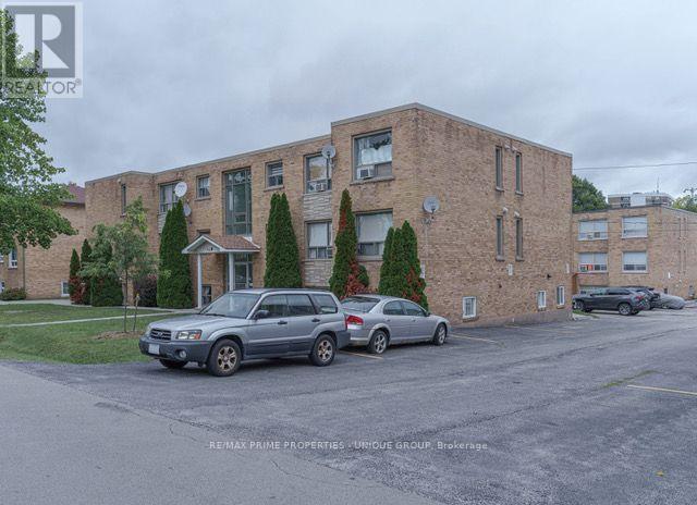 183 Maurice Drive, Oakville, Ontario  L6K 2W8 - Photo 2 - W13756534