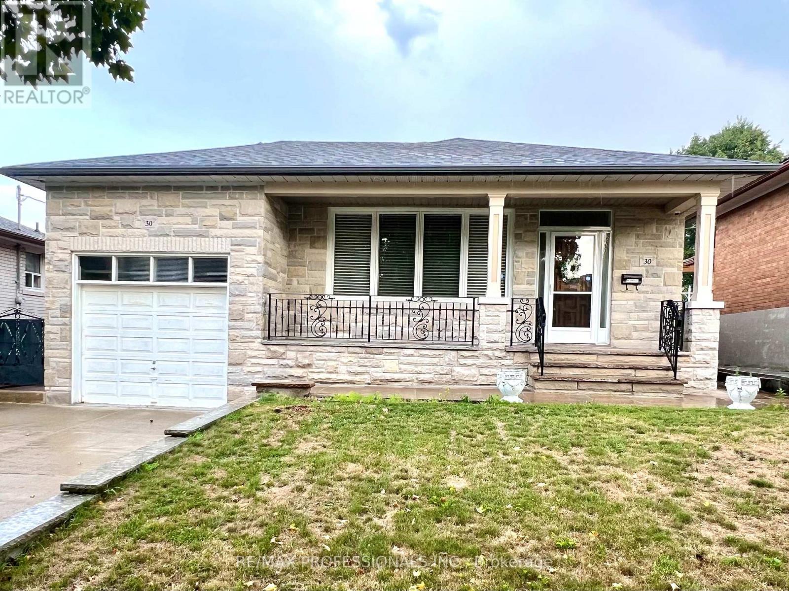 30 LEMONWOOD DRIVE, Toronto, Ontario