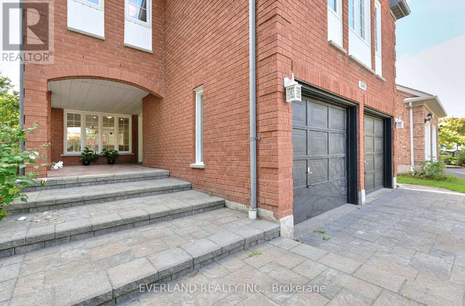 5386 Middlebury Drive N, Mississauga, Ontario  L5M 5E6 - Photo 1 - W13756578