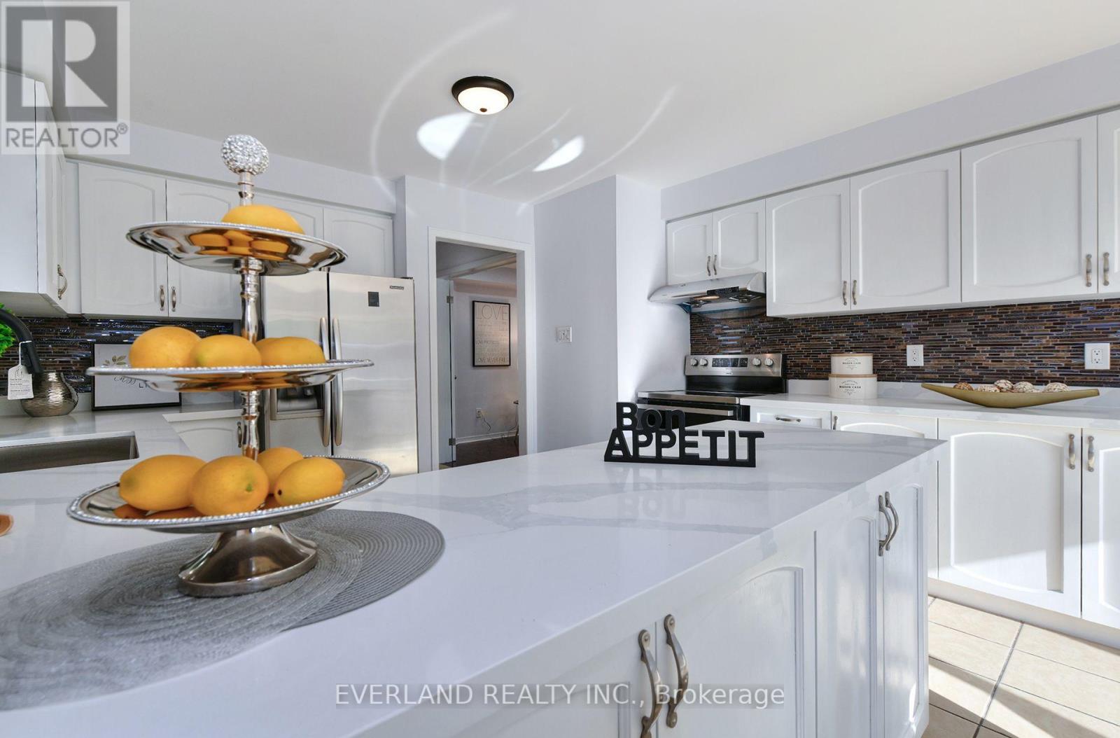 5386 Middlebury Drive N, Mississauga, Ontario  L5M 5E6 - Photo 18 - W13756578
