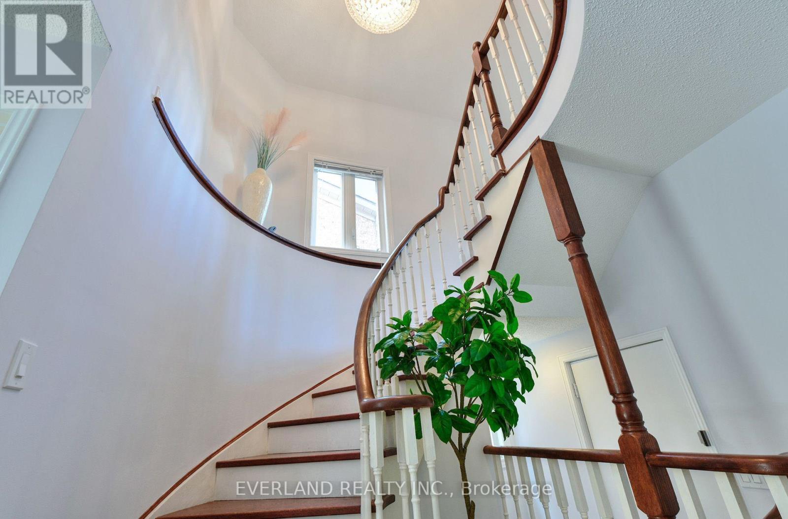 5386 Middlebury Drive N, Mississauga, Ontario  L5M 5E6 - Photo 2 - W13756578