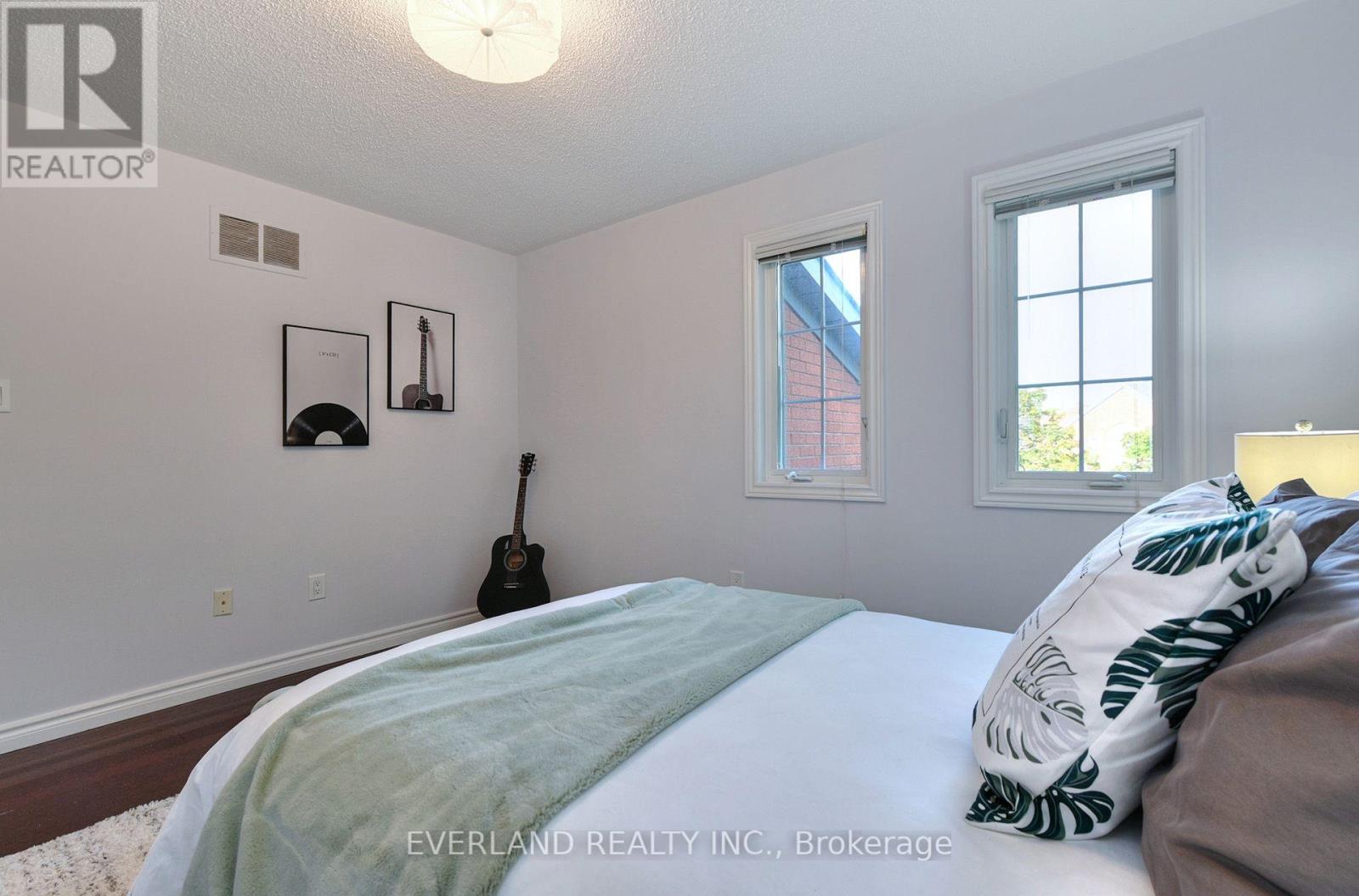5386 Middlebury Drive N, Mississauga, Ontario  L5M 5E6 - Photo 22 - W13756578