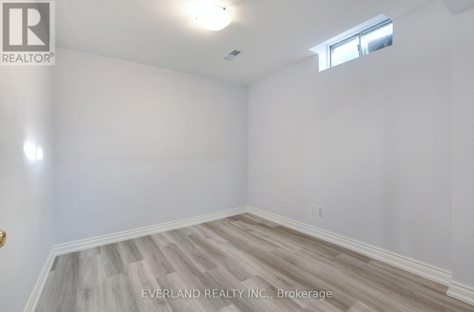 5386 Middlebury Drive N, Mississauga, Ontario  L5M 5E6 - Photo 37 - W13756578