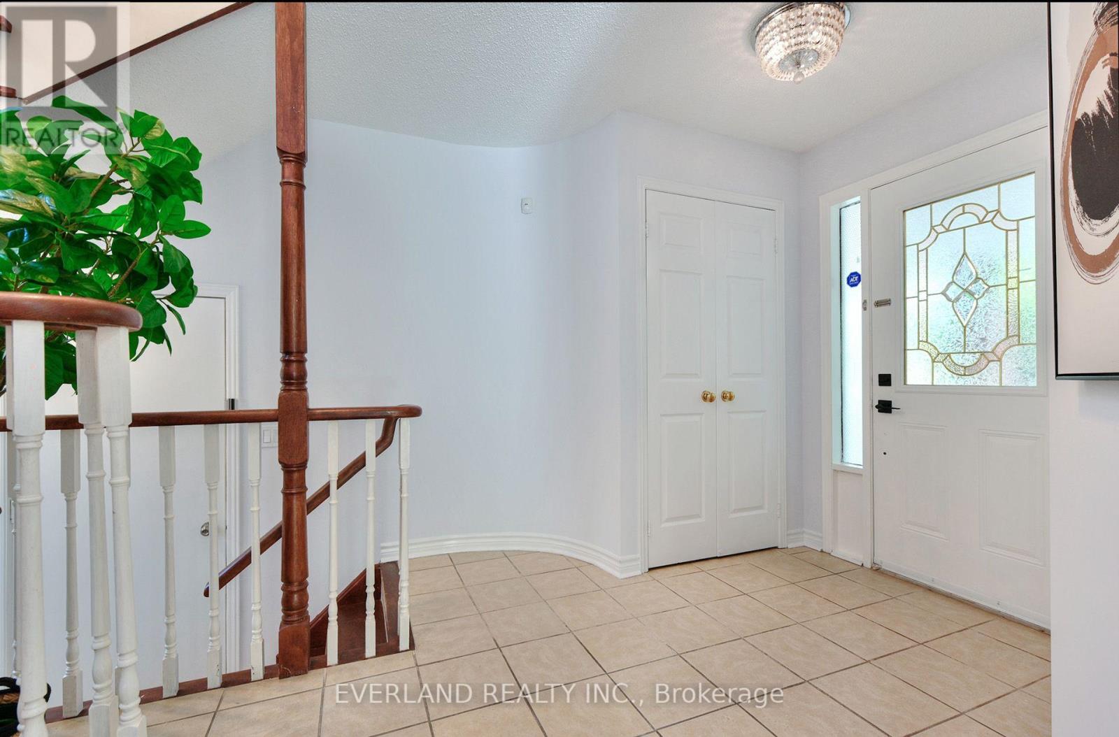 5386 Middlebury Drive N, Mississauga, Ontario  L5M 5E6 - Photo 4 - W13756578