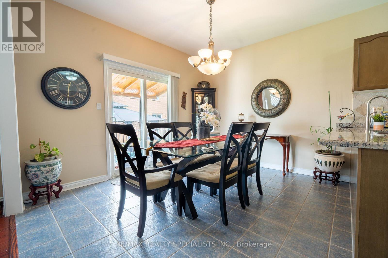 66 Ryegrass Crescent, Brampton, Ontario  L7A 3J9 - Photo 11 - W13756584