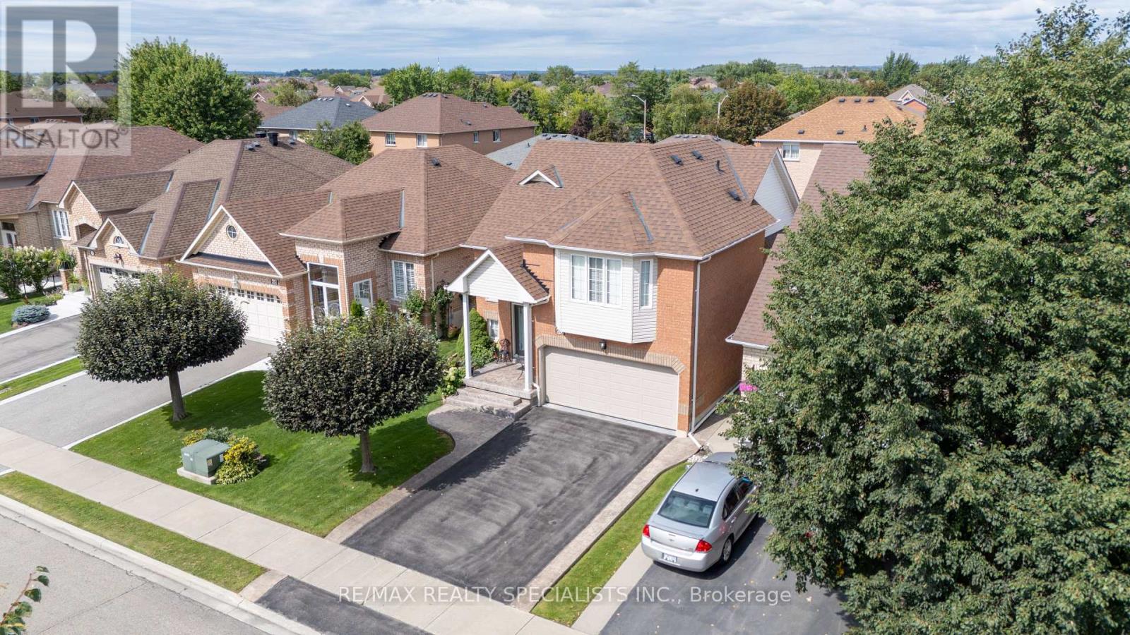 66 Ryegrass Crescent, Brampton, Ontario  L7A 3J9 - Photo 2 - W13756584