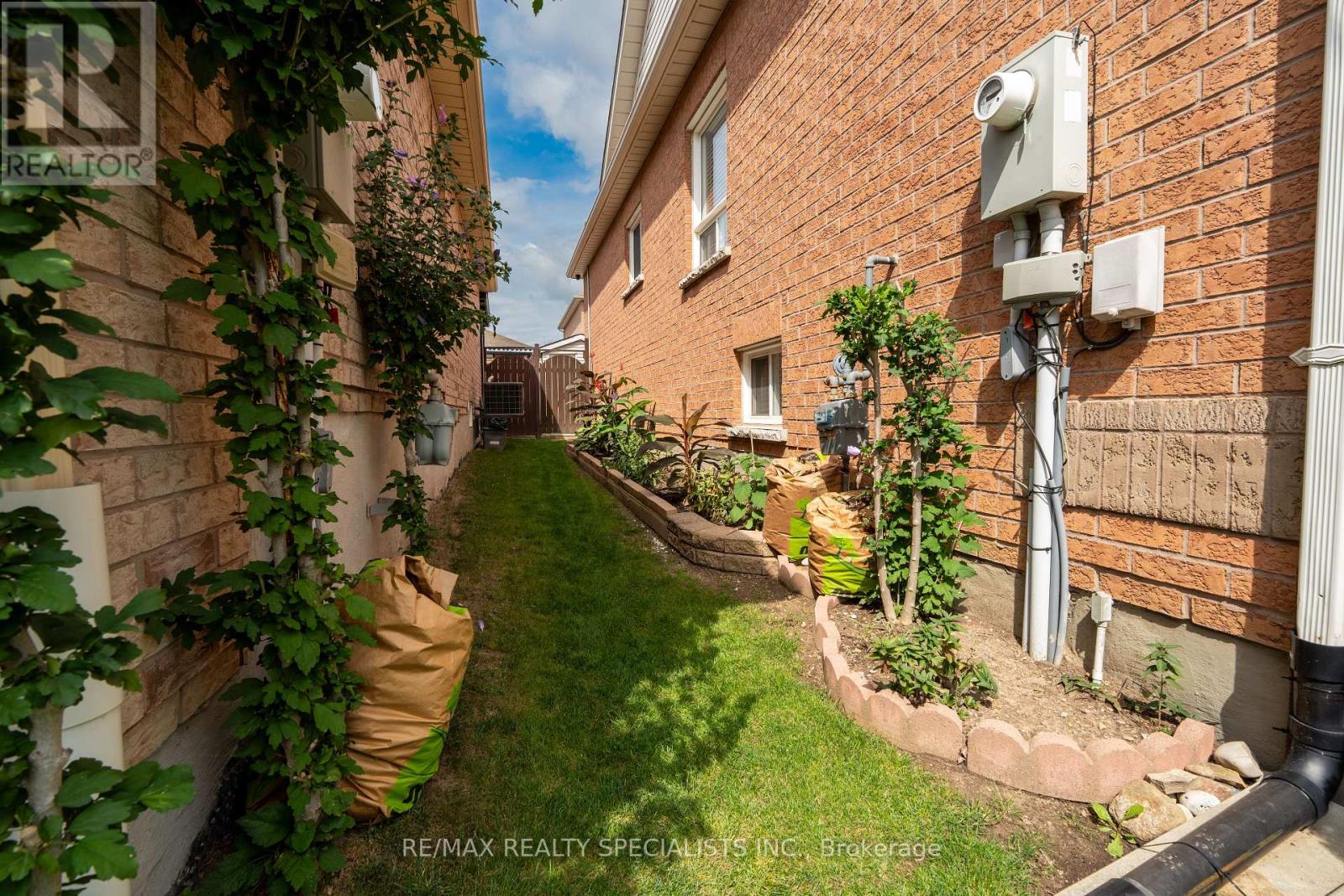 66 Ryegrass Crescent, Brampton, Ontario  L7A 3J9 - Photo 21 - W13756584
