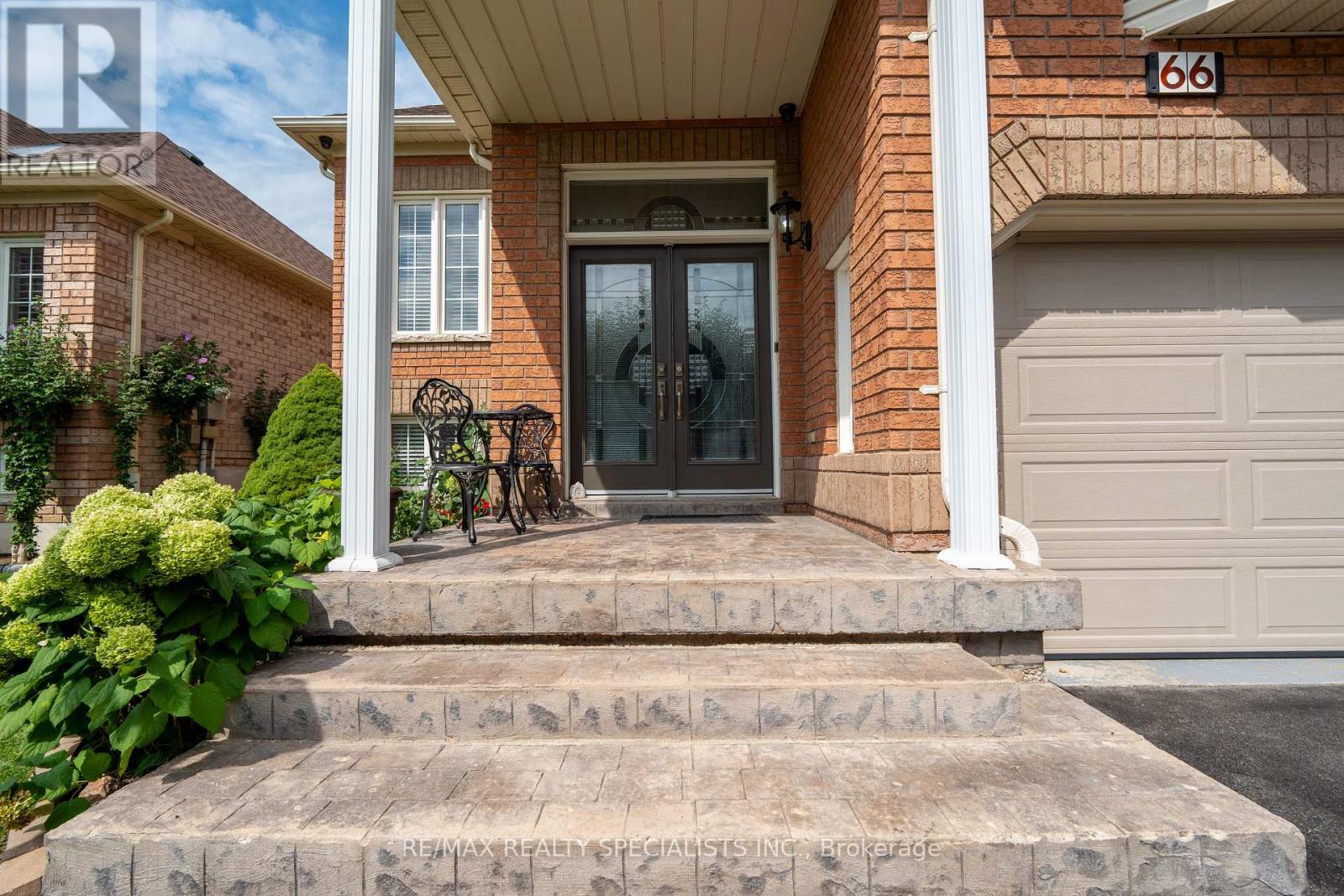 66 Ryegrass Crescent, Brampton, Ontario  L7A 3J9 - Photo 3 - W13756584