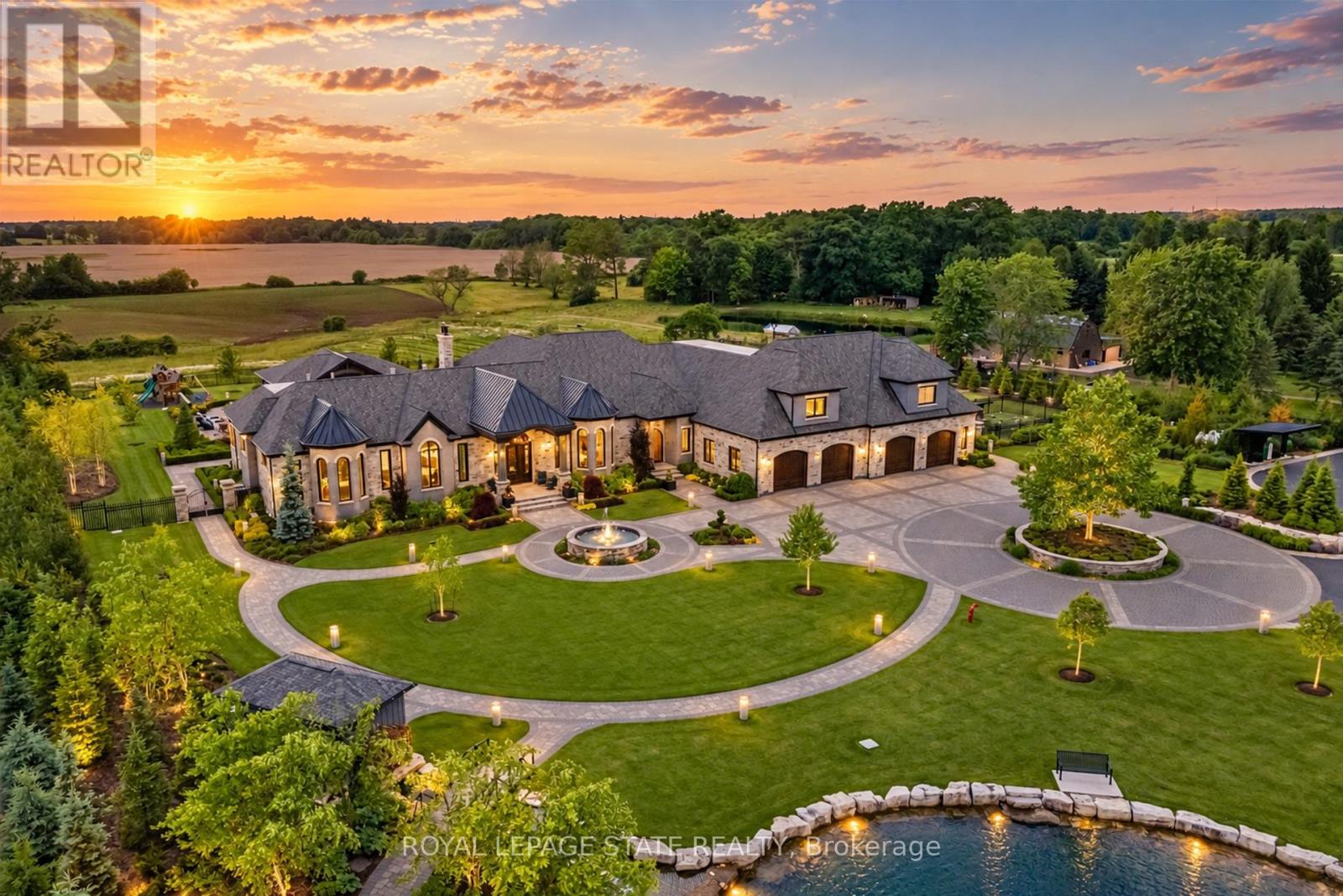 1272 FIDDLERS GREEN ROAD, Hamilton, Ontario