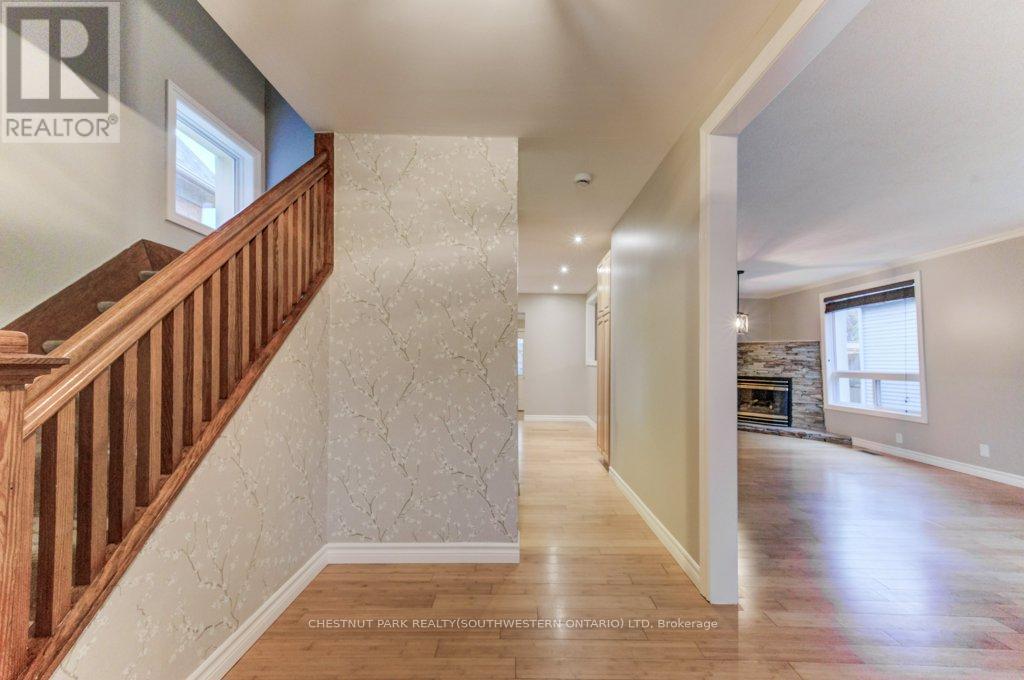 26 St. Leger Street, Kitchener, Ontario  N2H 4L9 - Photo 6 - X13756310