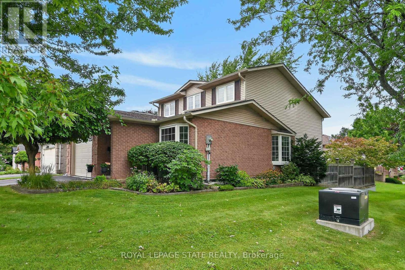 2 Novoco Drive, Hamilton, Ontario  L9C 7E7 - Photo 3 - X13756370