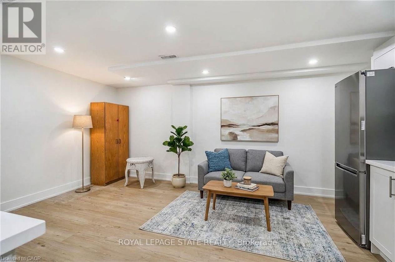 B2 - 216 Ravenbury Drive, Hamilton, Ontario  L8W 2J1 - Photo 5 - X13756378