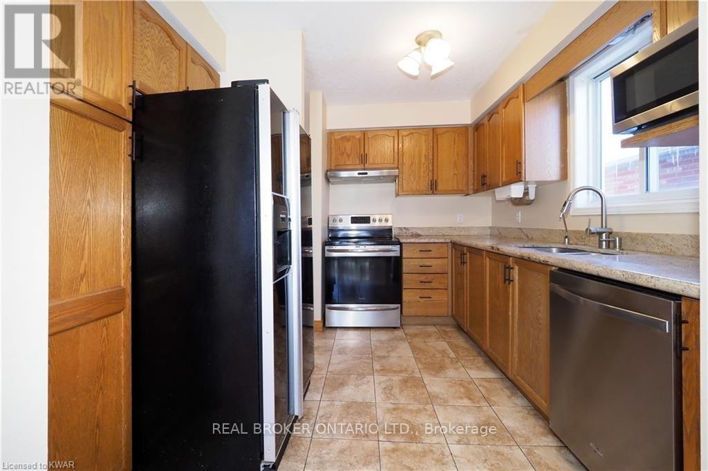 Unit A - 258 Inverhuron Crescent, Waterloo, Ontario  N2V 2H5 - Photo 11 - X13756506