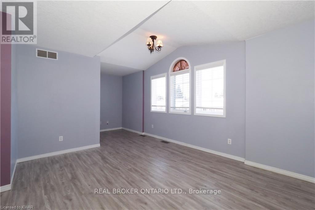 Unit A - 258 Inverhuron Crescent, Waterloo, Ontario  N2V 2H5 - Photo 17 - X13756506