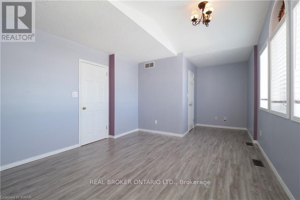 Unit A - 258 Inverhuron Crescent, Waterloo, Ontario  N2V 2H5 - Photo 18 - X13756506