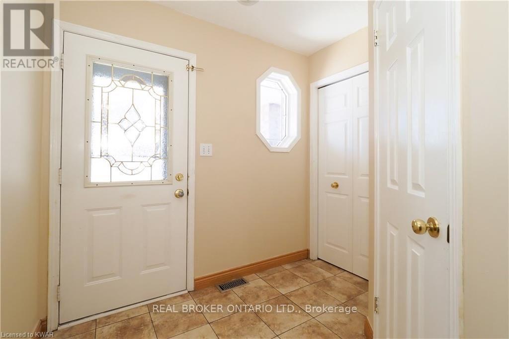 Unit A - 258 Inverhuron Crescent, Waterloo, Ontario  N2V 2H5 - Photo 2 - X13756506