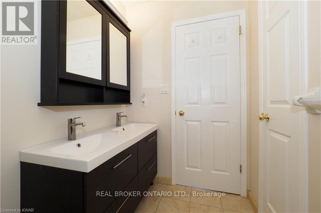 Unit A - 258 Inverhuron Crescent, Waterloo, Ontario  N2V 2H5 - Photo 26 - X13756506