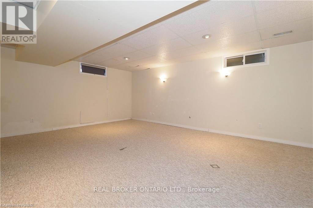 Unit A - 258 Inverhuron Crescent, Waterloo, Ontario  N2V 2H5 - Photo 30 - X13756506